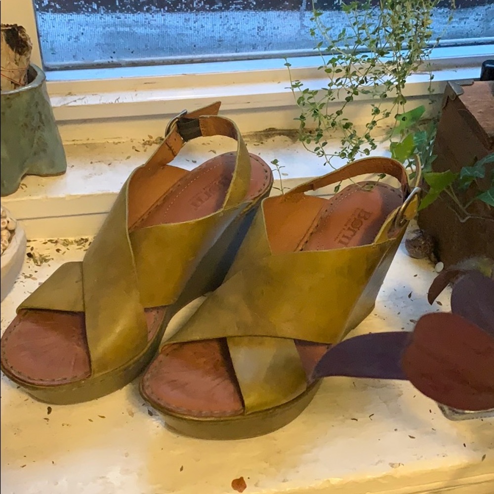 Born leather platform sandal